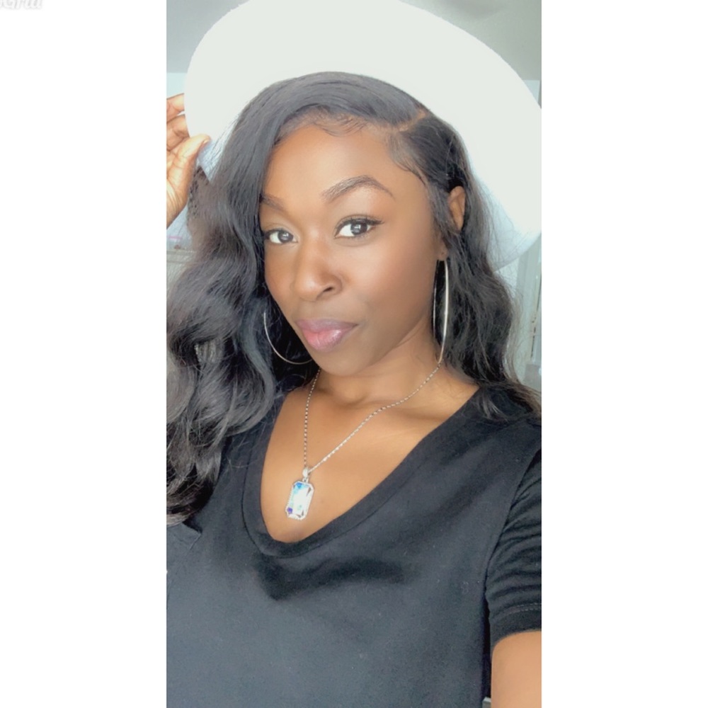 Meet your Posher, Monica